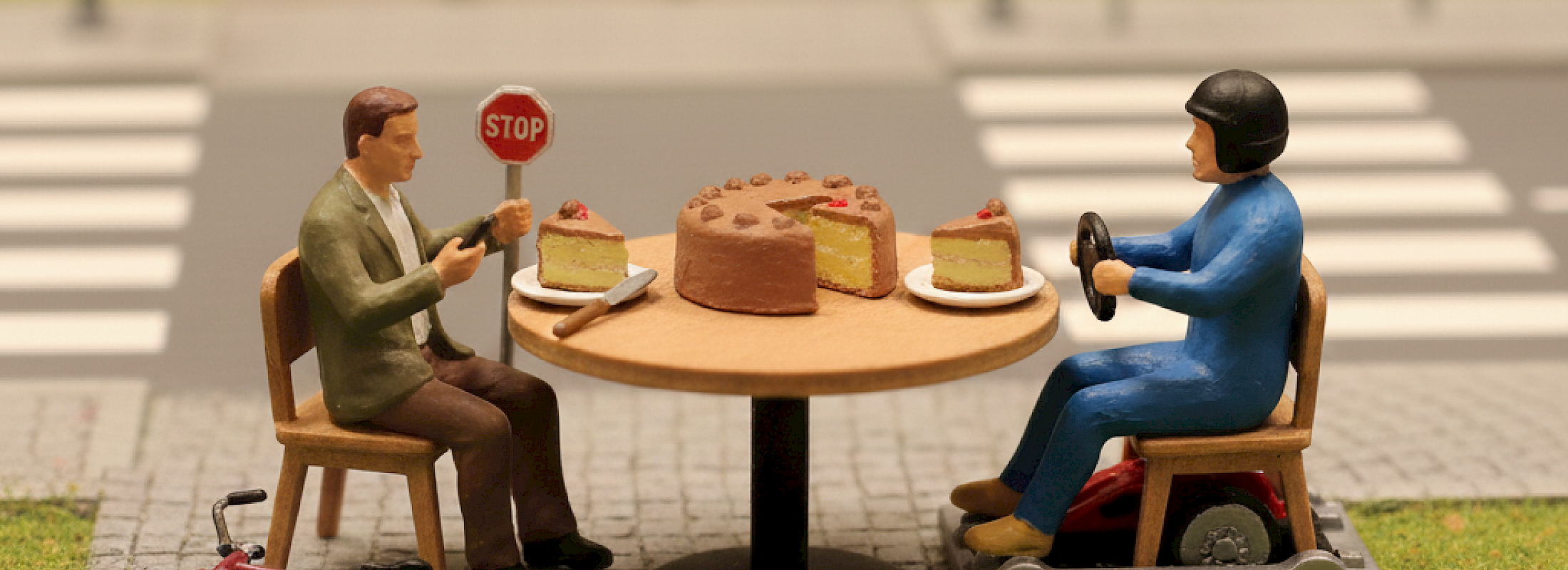 Cyclists, pedestrians, motor vehicles - liability rates in practice –  AMIKO Anwält:innen